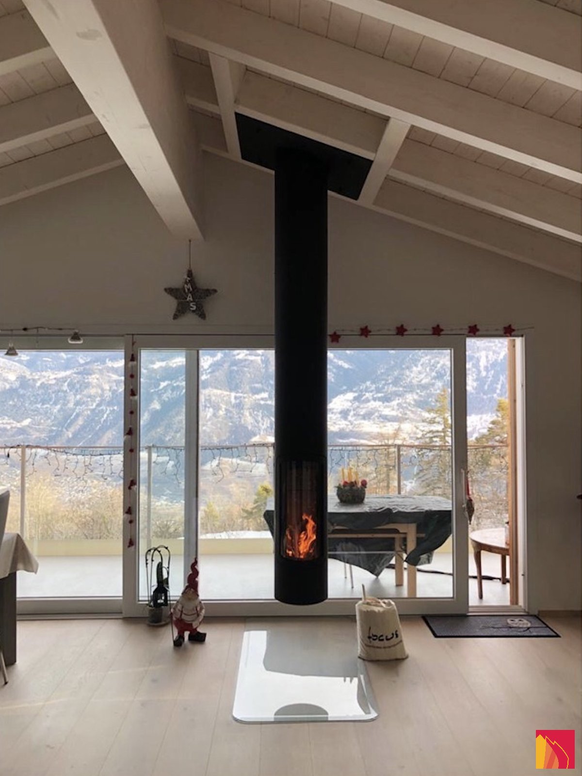 Suspended Focus Slimfocus fireplace - Carron-Lugon