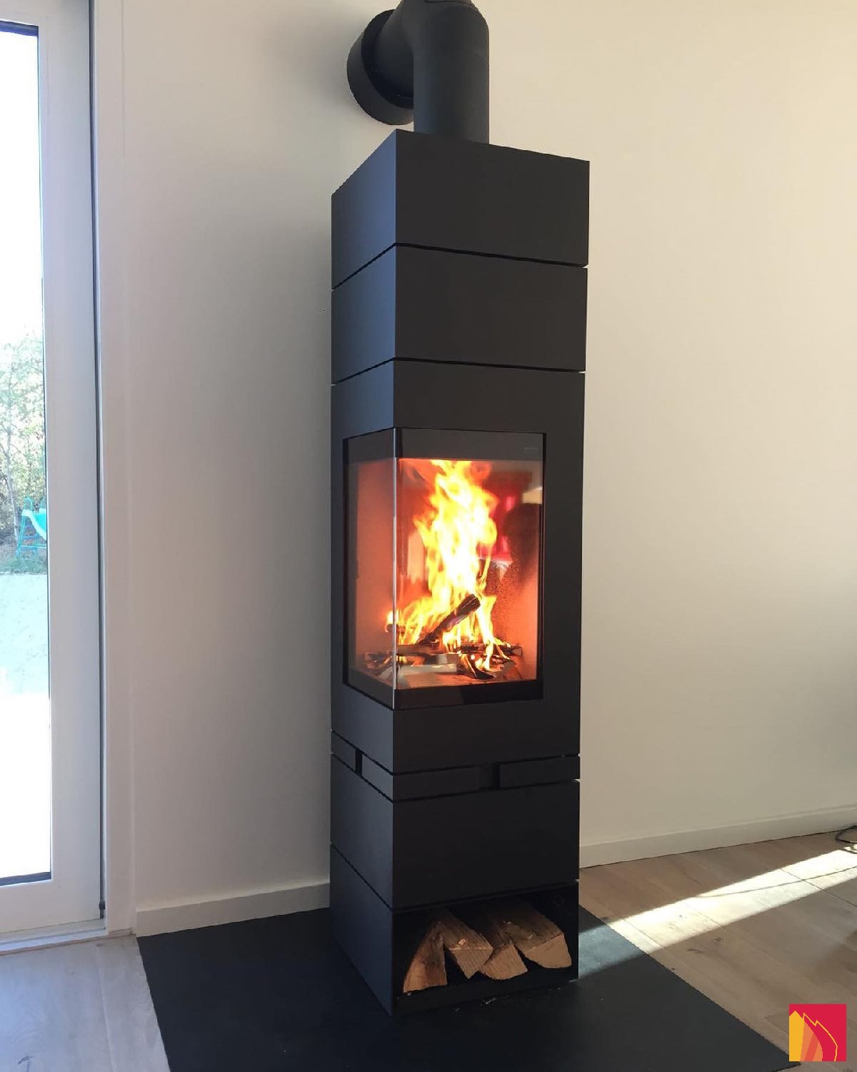 Wood-burning stove Skantherm Elements 400 angle - Carron-Lugon