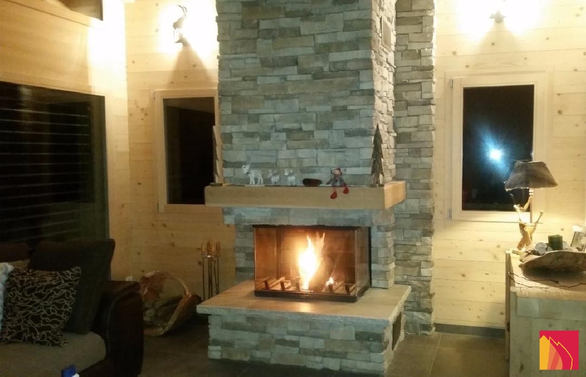 3-sided fireplace with stone cladding - Carron-Lugon