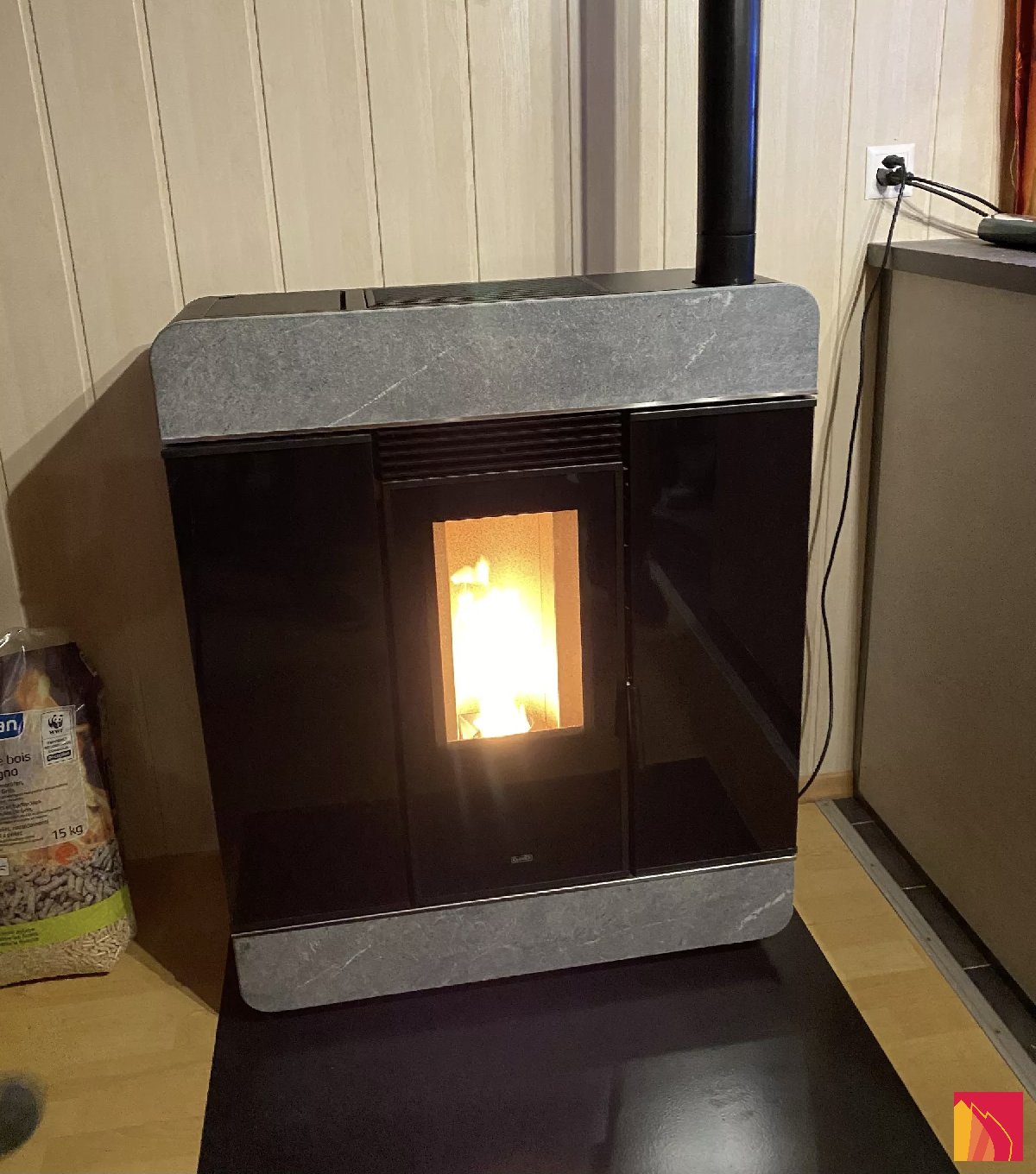 Klover Diva Soapstone Pellet Stove - Carron-Lugon