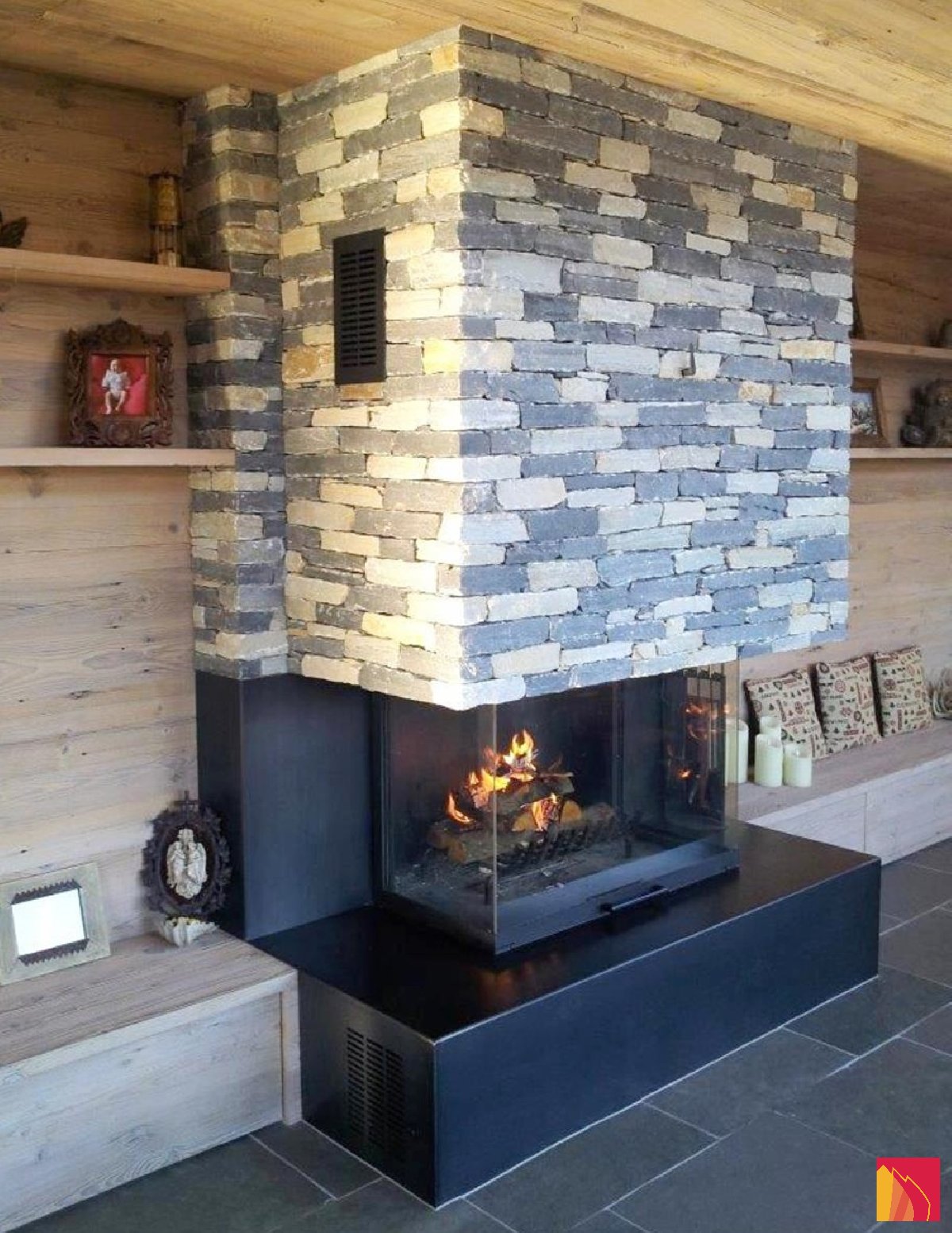 Three-paned fireplace with steel base and St-Léonard stone cladding - Carron-Lugon